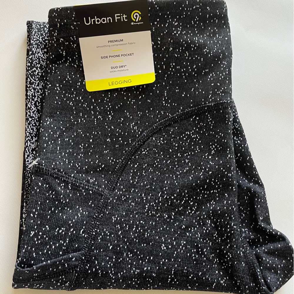 Champion Size Small - Picture 5 of 6